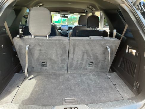 Used 2020 Ford Explorer XLT image 8