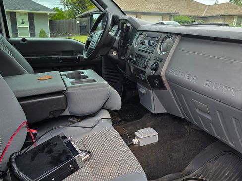 Used 2012 Ford F250 XLT w/ XLT Interior Pkg image 8