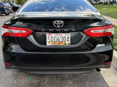 Used 2018 Toyota Camry LE w/ Audio Package FWD image 9