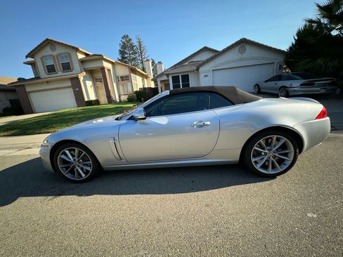 Used 2010 Jaguar XKR R RWD image 12