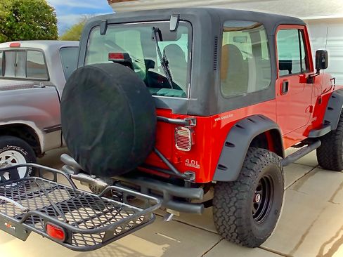 Used 1994 Jeep Wrangler SE image 2