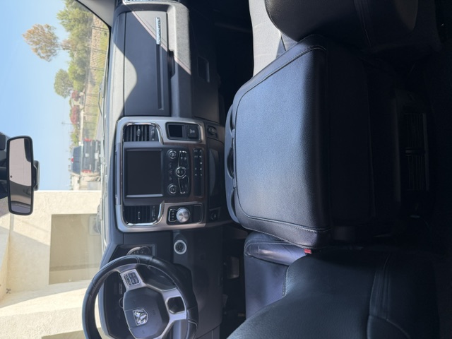 Used 2017 RAM 1500 Laramie RWD image 10
