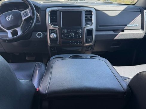 Used 2017 RAM 1500 Laramie RWD image 10