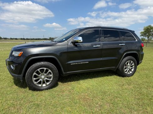 Used 2014 Jeep Grand Cherokee Limited w/ Luxury Group II image 23