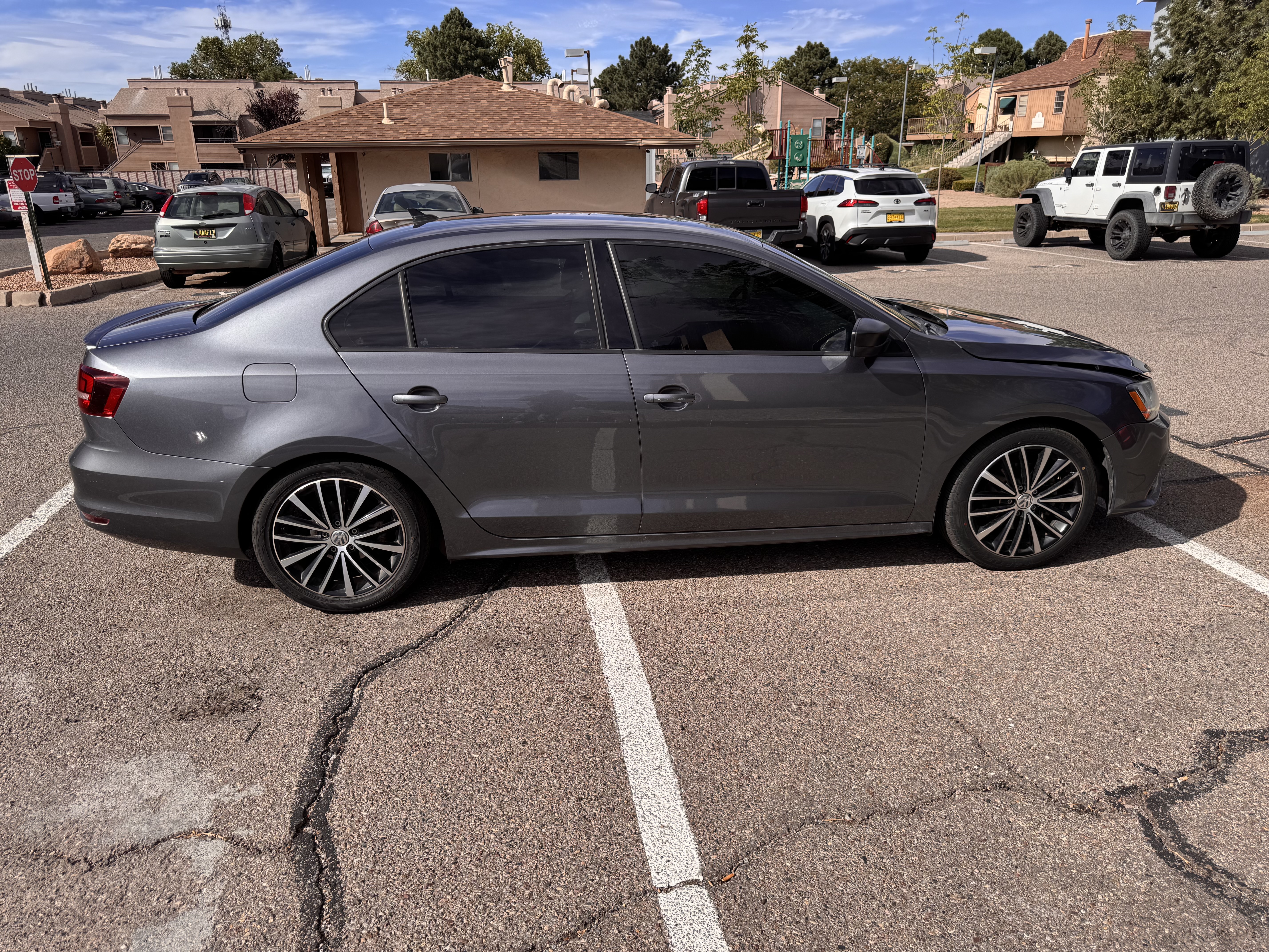 Used 2017 Volkswagen Jetta Sport FWD image 2
