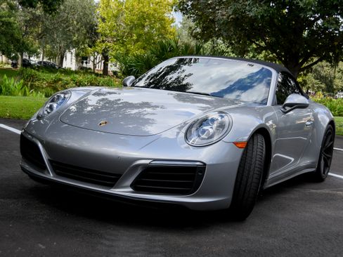 Used 2018 Porsche 911 Carrera 4S AWD/4WD image 1
