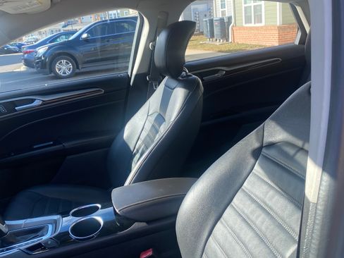 Used 2014 Ford Fusion SE w/ Equipment Group 202A image 8