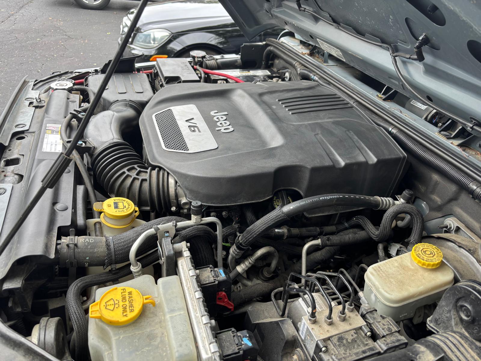 Used 2014 Jeep Wrangler Sport AWD/4WD image 15