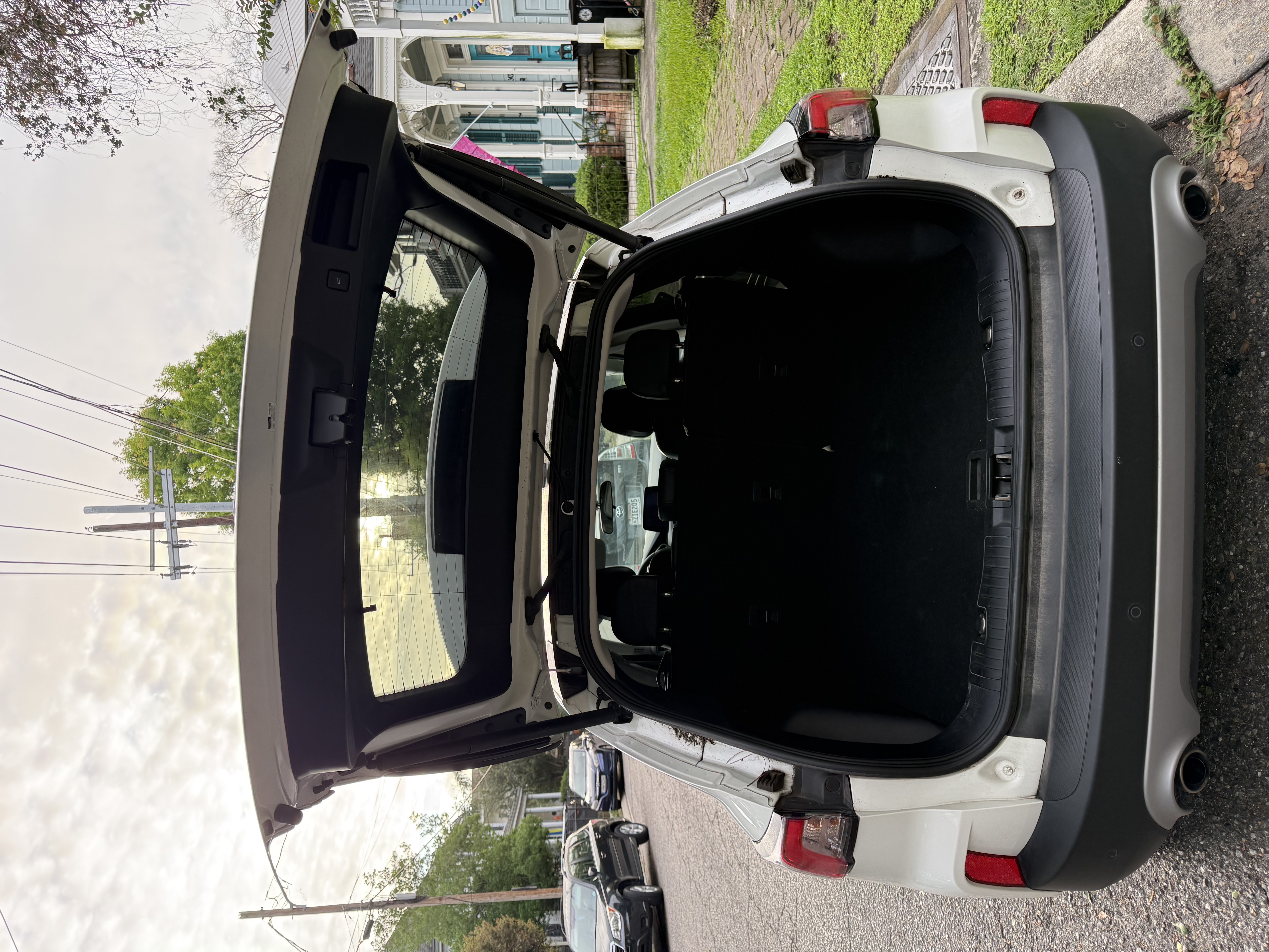 Used 2022 Ford Escape SEL w/ Technology Package FWD image 12