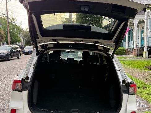 Used 2022 Ford Escape SEL w/ Technology Package FWD image 12
