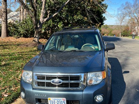 Used 2012 Ford Escape XLT image 2
