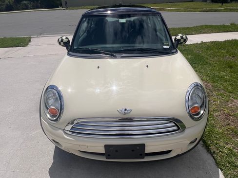 Used 2009 MINI Cooper Hardtop image 2