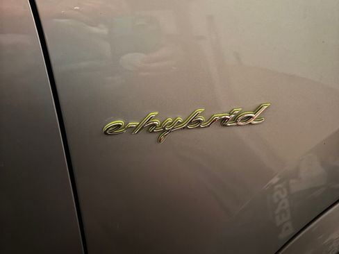 Used 2017 Porsche Cayenne S Platinum AWD/4WD image 8