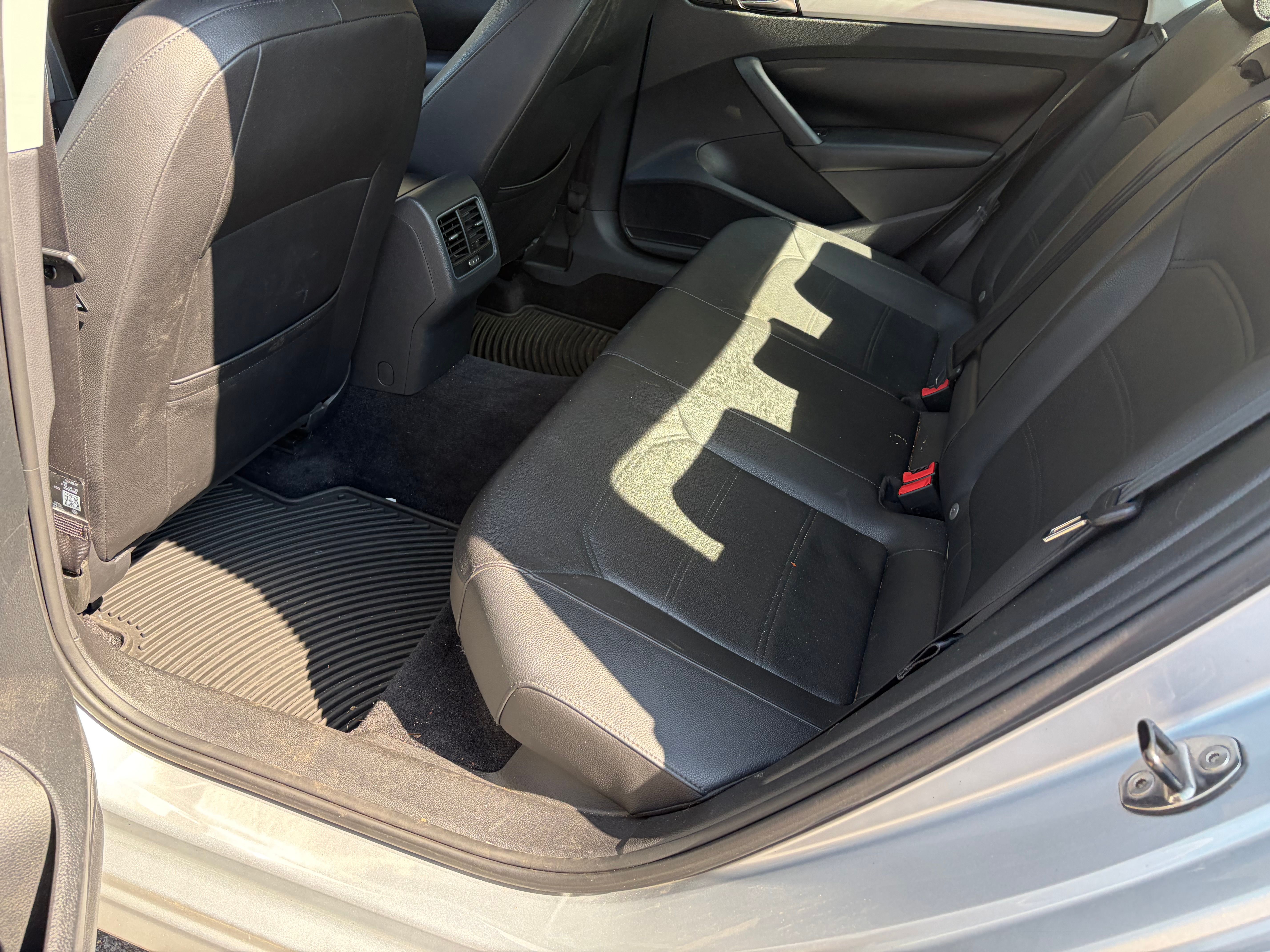 Used 2013 Volkswagen Passat TDI SE FWD image 13