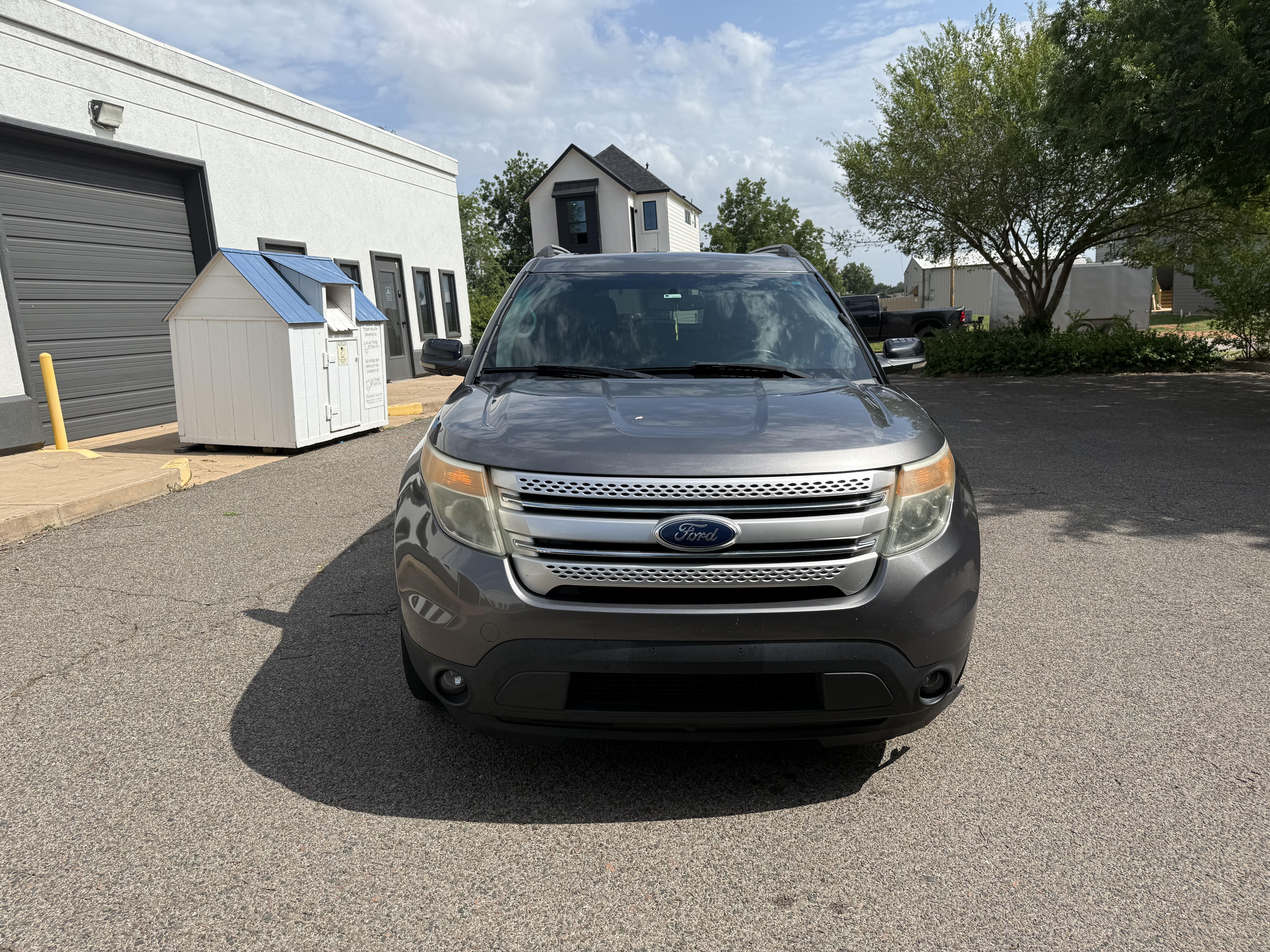 Used 2012 Ford Explorer XLT AWD/4WD image 2