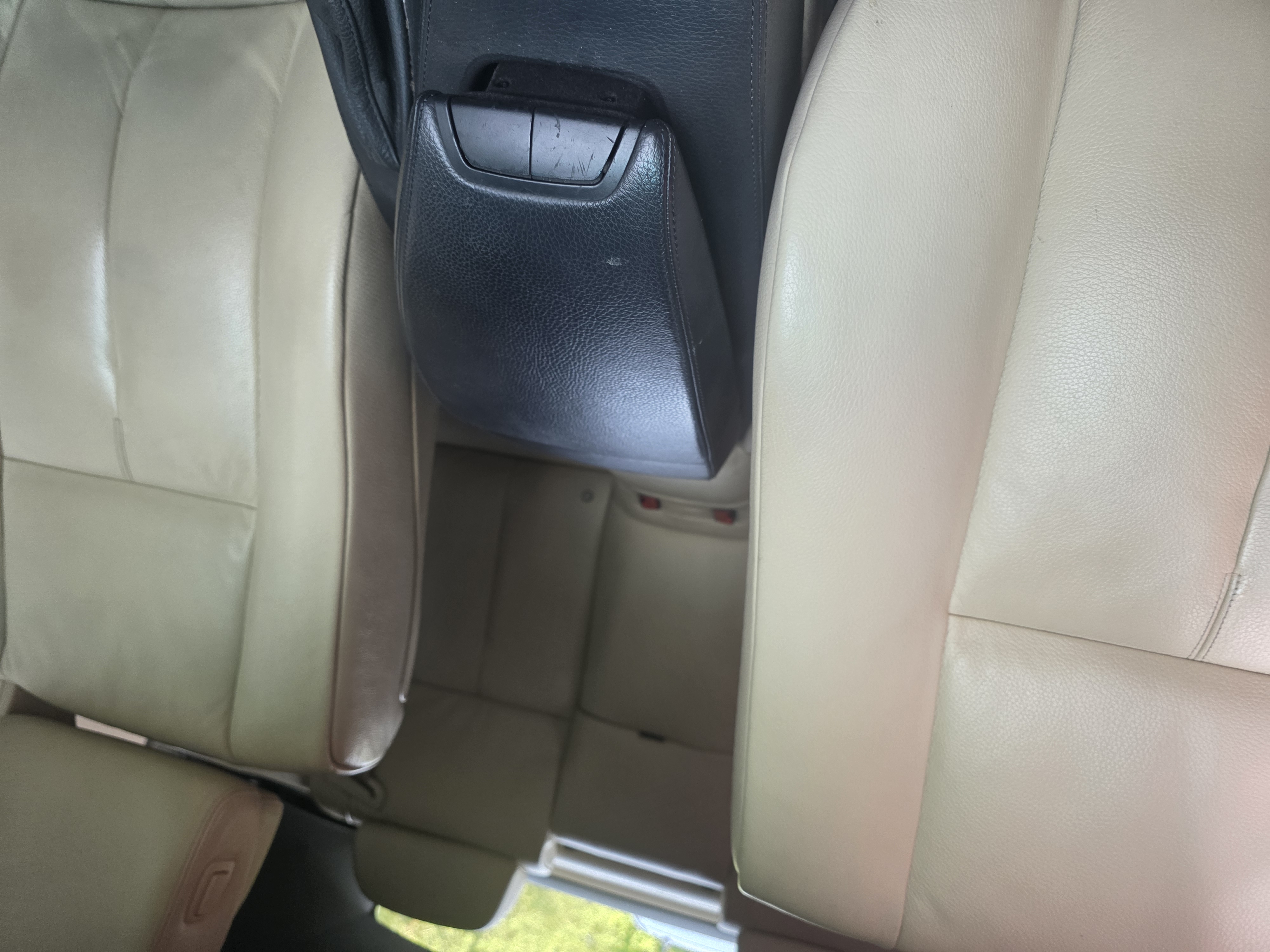 Used 2010 BMW 650i Convertible RWD image 8