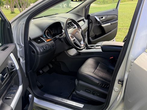 Used 2011 Ford Edge Limited w/ Driver Entry Pkg AWD/4WD image 10