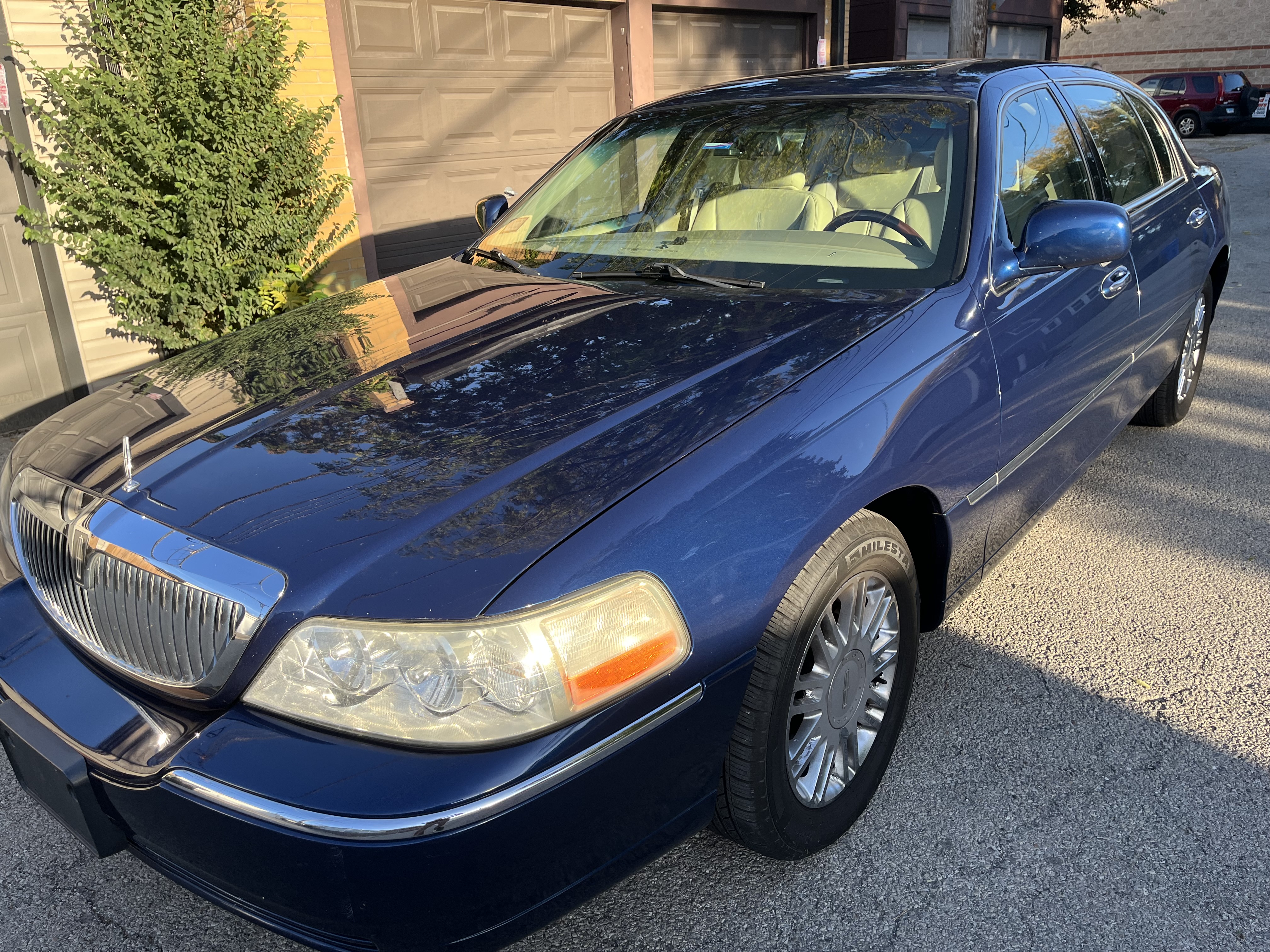 Used 2009 Lincoln Town Car Signature L RWD image 10