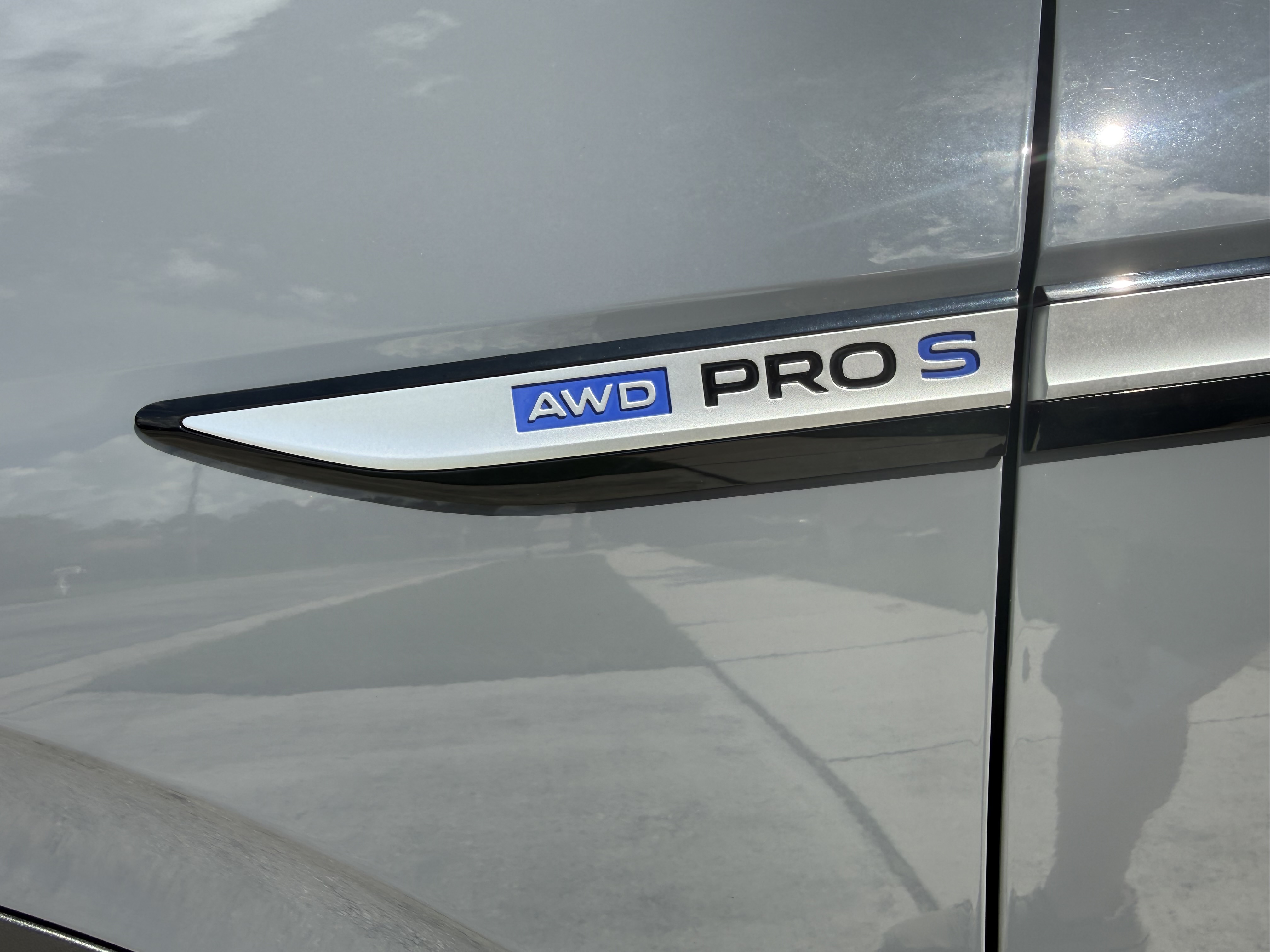Used 2023 Volkswagen ID.4 Pro S AWD/4WD image 6