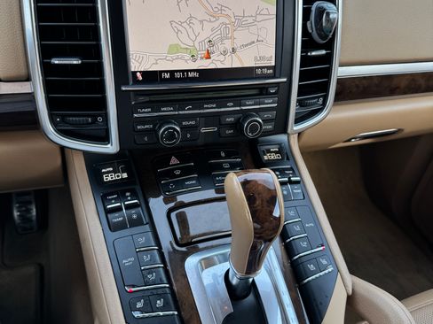 Used 2012 Porsche Cayenne S image 6