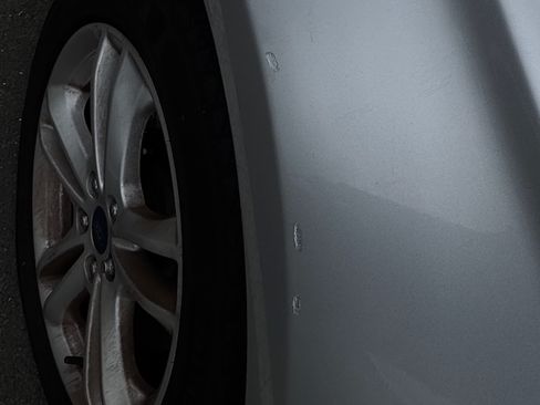 Used 2018 Ford Fusion SE w/ Fusion SE Technology Package FWD image 9