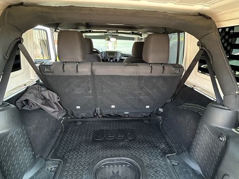 Used 2018 Jeep Wrangler Unlimited Sport w/ Connectivity Group AWD/4WD image 16