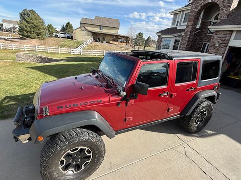 Used 2011 Jeep Wrangler Unlimited Sport image 2