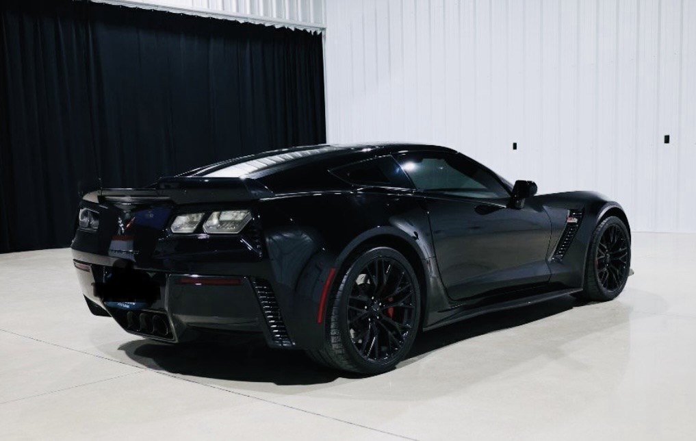 Used 2017 Chevrolet Corvette Z06 RWD image 4