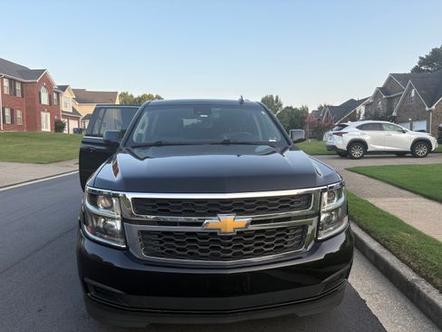 Used 2020 Chevrolet Suburban LT AWD/4WD image 2