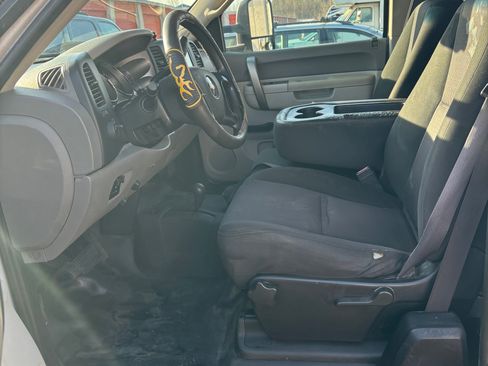 Used 2011 Chevrolet Silverado 3500 W/T image 13
