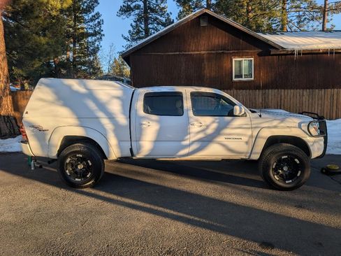 Used 2006 Toyota Tacoma Pickup 4D 6 ft image 2