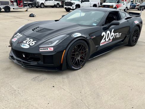 Used 2015 Chevrolet Corvette Z06 w/ Z07 Performance Package RWD image 4
