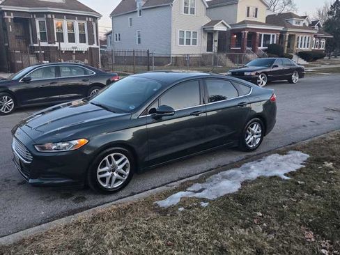 Used 2015 Ford Fusion SE image 11