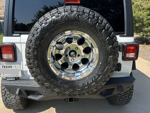 Used 2020 Jeep Wrangler Sport image 5