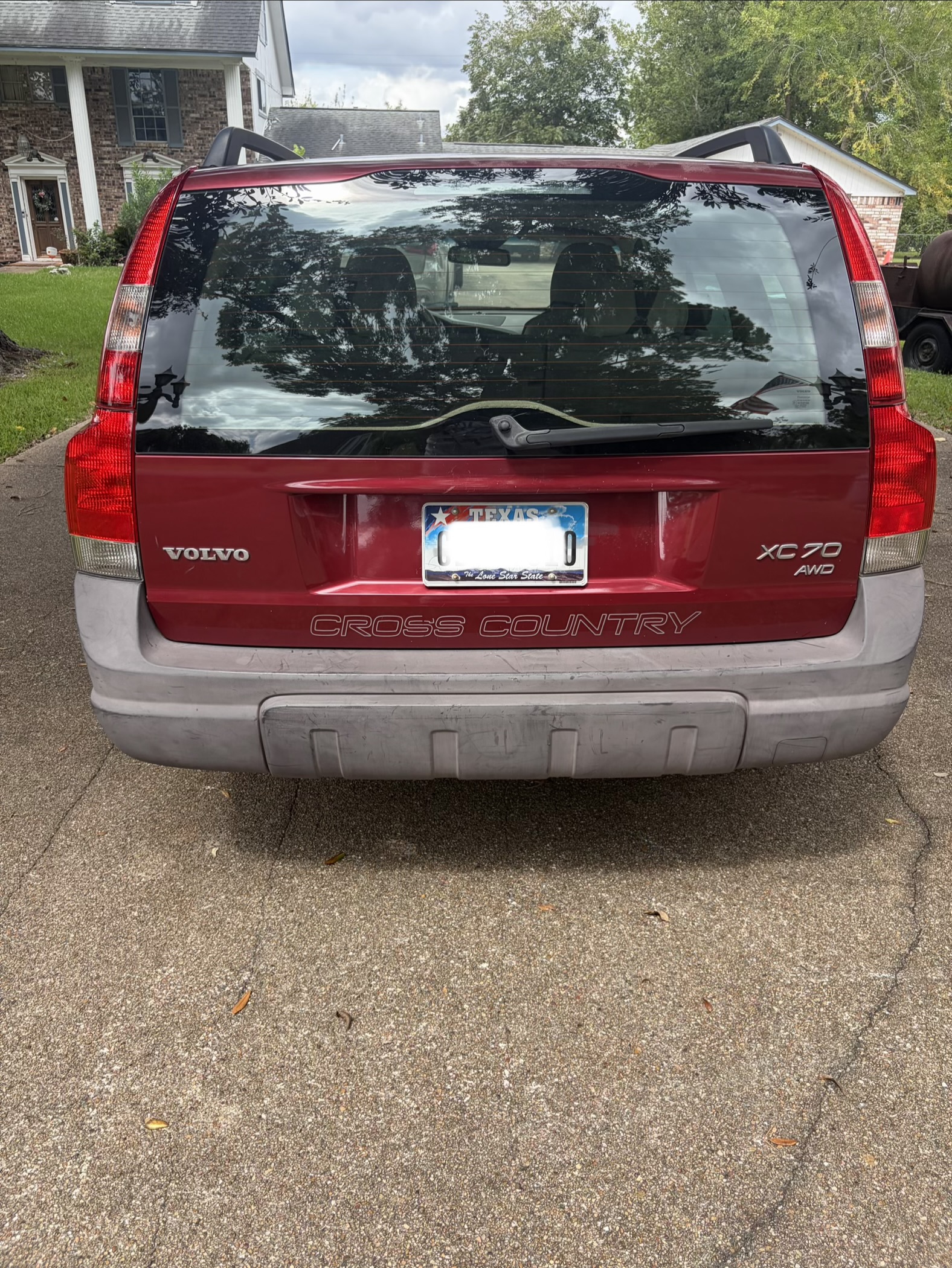 Used 2004 Volvo XC70 AWD/4WD image 2