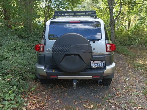 Used 2010 Toyota FJ Cruiser 4WD image 12