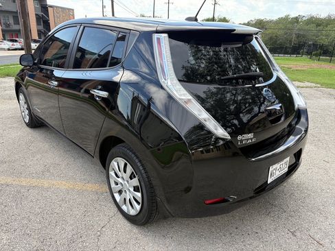 Used 2017 Nissan Leaf S w/ Charge Package image 2