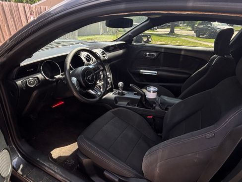 Used 2016 Ford Mustang Coupe RWD image 8