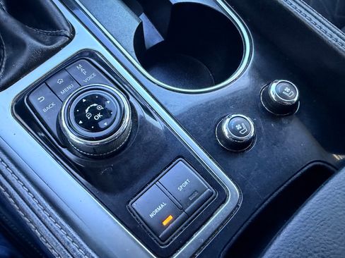 Used 2017 Nissan Maxima Platinum image 17