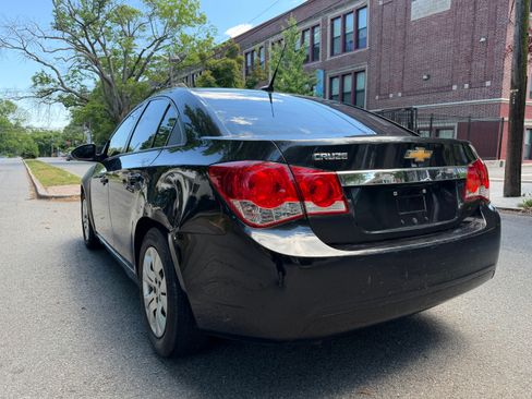 Used 2014 Chevrolet Cruze LS FWD image 12