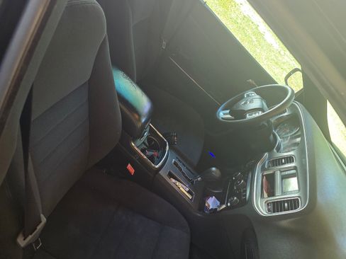 Used 2012 Dodge Charger SE image 5