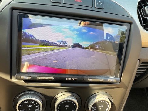 Used 2011 MAZDA MX-5 Miata Grand Touring image 10