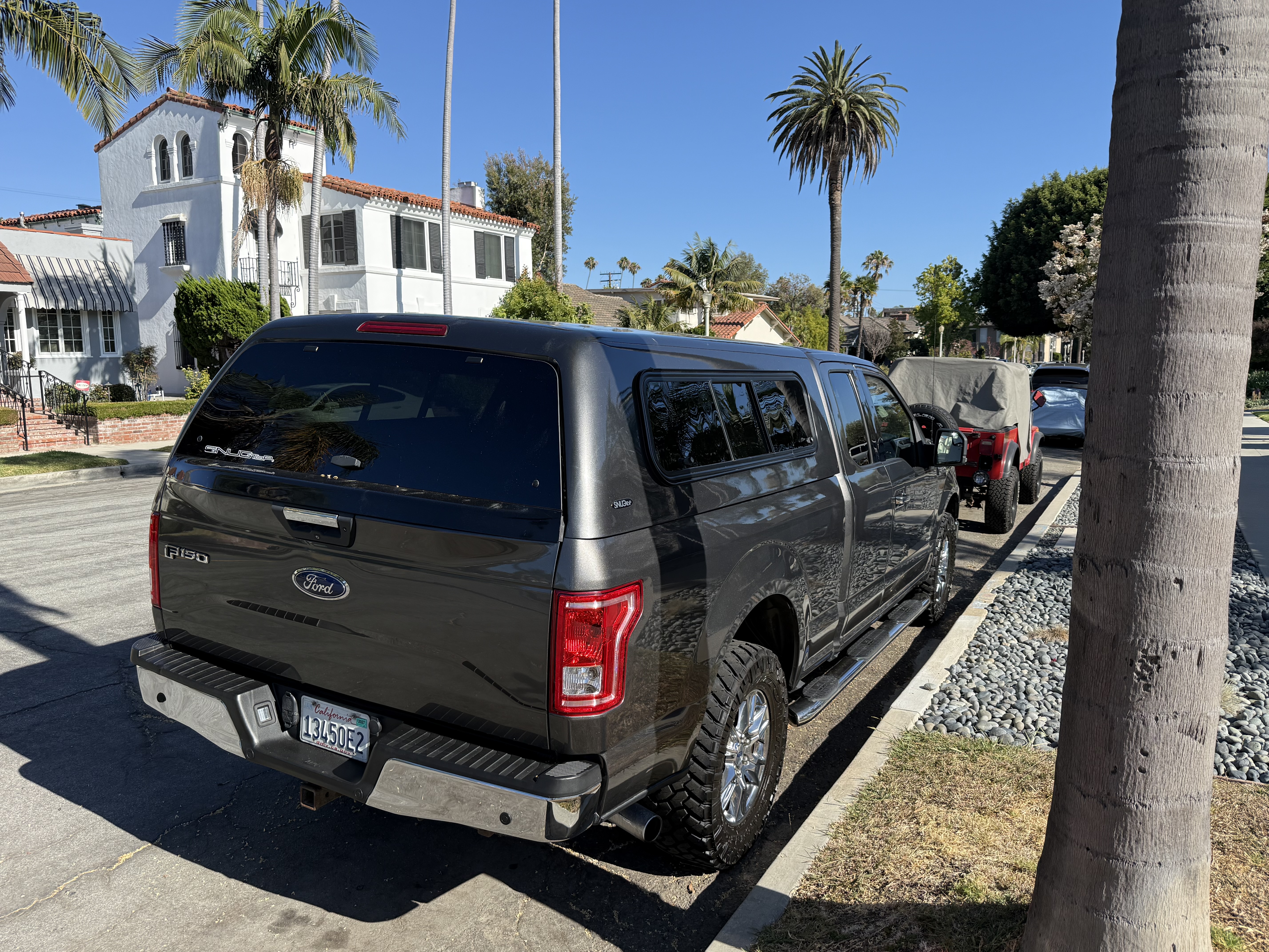 Used 2017 Ford F150 XLT w/ Equipment Group 302A Luxury AWD/4WD image 6