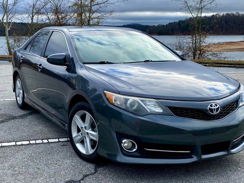 Used 2013 Toyota Camry SE image 6