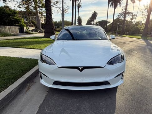 Used 2022 Tesla Model S Standard Range image 2