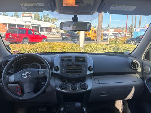 Used 2009 Toyota RAV4 2WD w/ 3rd Row image 4