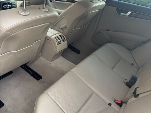 Used 2014 Mercedes-Benz C 250 Sedan image 12