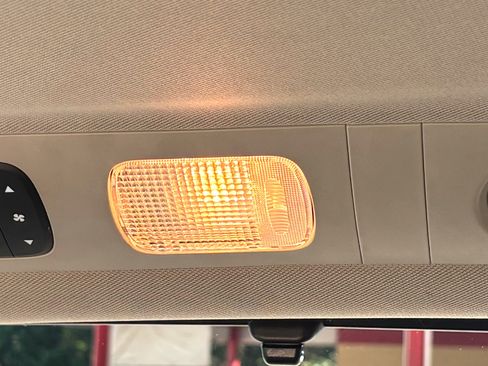 Used 2012 Honda Odyssey Touring image 19