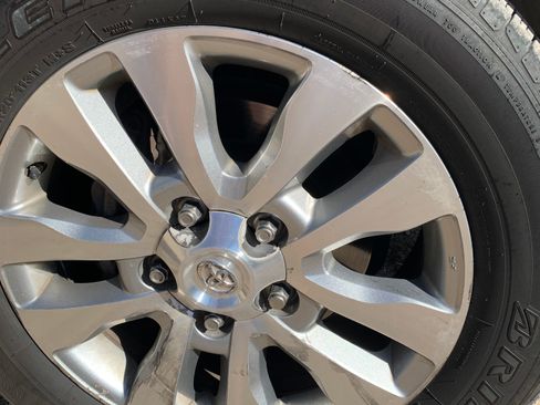 Used 2013 Toyota Tundra Platinum image 15