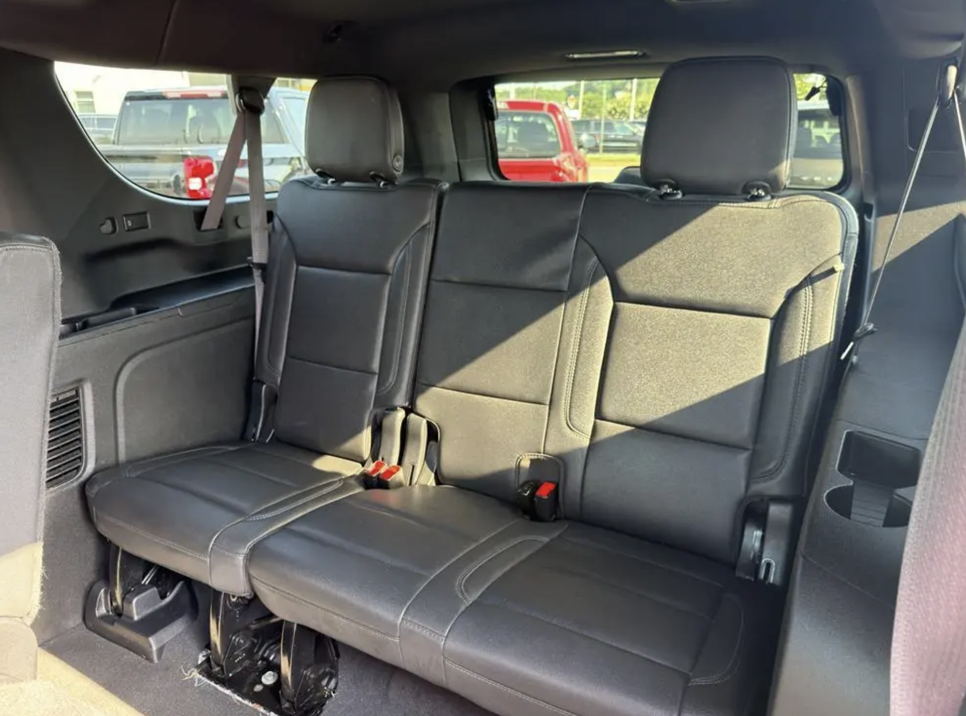 Used 2023 Chevrolet Suburban LT RWD image 23
